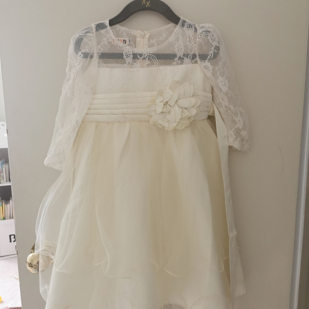 2/25 Little girl Neckline w/Lace Embellishment dress